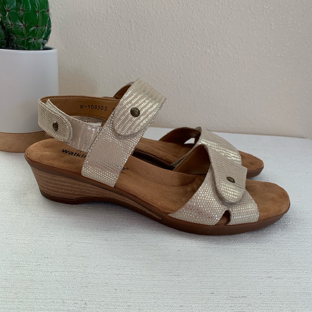 Walking Cradles Karen Taupe/Gold Lizard Print Leather Wedge Sandals Woman’s 9.5N